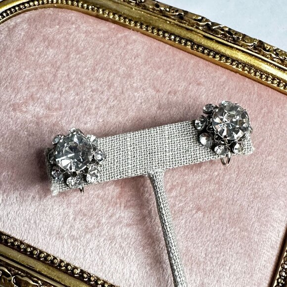 Vintage Signed Coro Rhinestone Screw-back Earrings Silver Tone Floral Design MCM - Picture 8 of 9